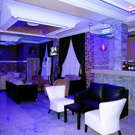 Room In Lodge - Hampton Towers Spa Asaba Exterior photo